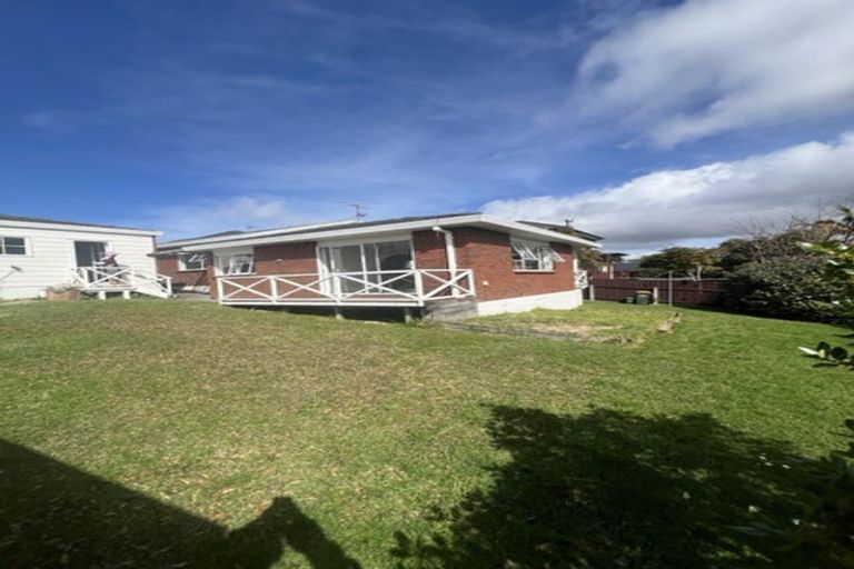 Photo of property in 2/71 Browns Bay Road, Browns Bay, Auckland, 0630