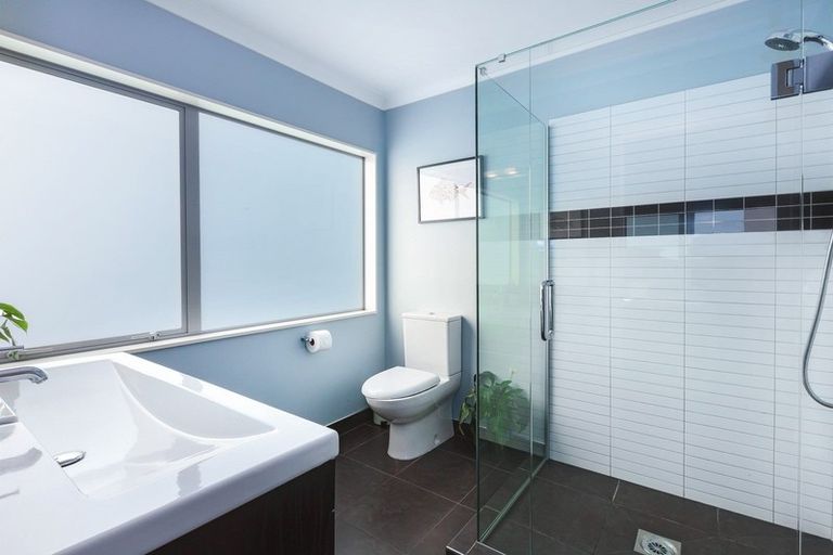 Photo of property in 11 Pharazyn Avenue, Waikanae Beach, Waikanae, 5036