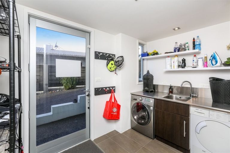 Photo of property in 90b Buller Street, New Plymouth, 4312