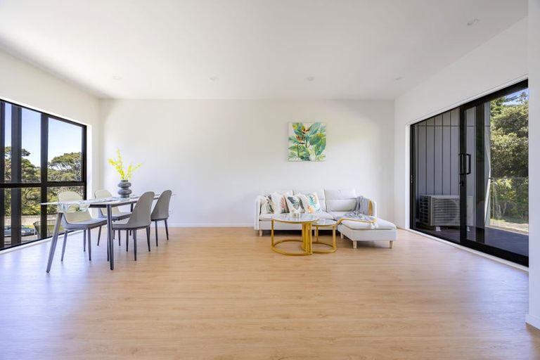 Photo of property in 24b Gladys Avenue, Glenfield, Auckland, 0629