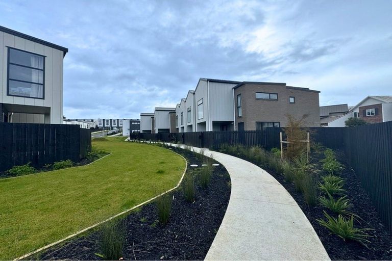 Photo of property in 65 Huri Street, Mangere Bridge, Auckland, 2022
