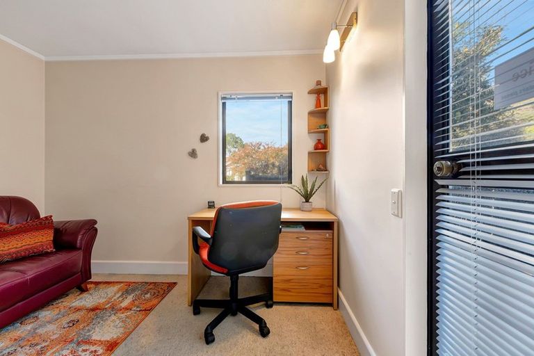 Photo of property in 4 Mizzen Place, Whitby, Porirua, 5024