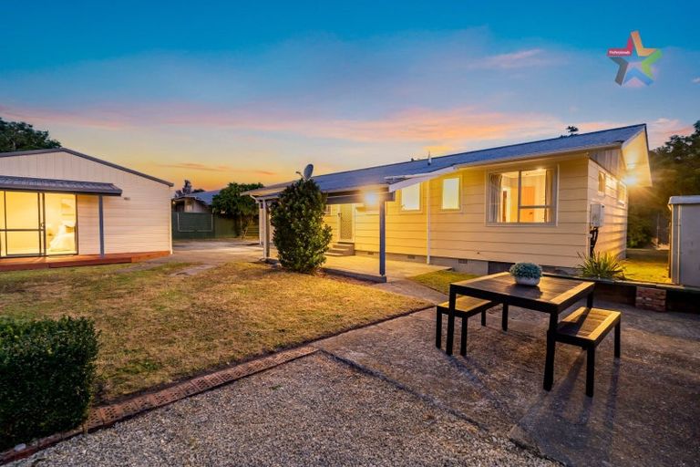 Photo of property in 25 Larchmont Grove, Totara Park, Upper Hutt, 5018