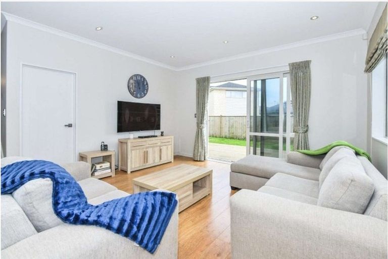 Photo of property in 21e Stamford Crescent, Flat Bush, Auckland, 2019