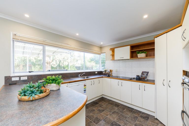 Photo of property in 77 Abraham Crescent, Milson, Palmerston North, 4414