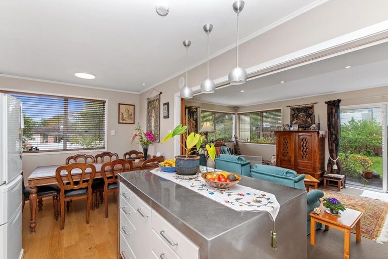 Photo of property in 28 Newham Place, Henderson, Auckland, 0612