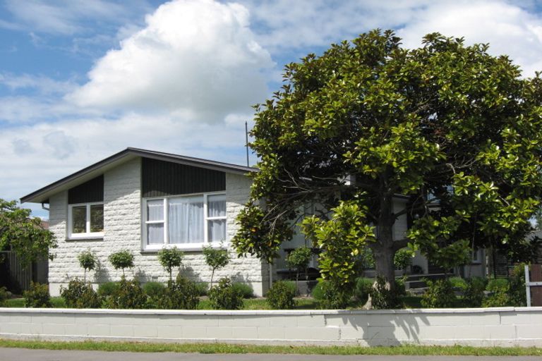 Photo of property in 7 Coates Place, Rangiora, 7400