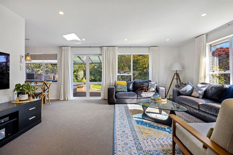 Photo of property in 51 Bryndwr Road, Bryndwr, Christchurch, 8052