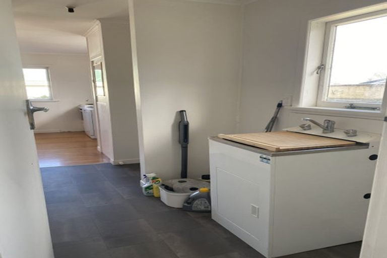 Photo of property in 1/15 Tane Street, New Lynn, Auckland, 0600