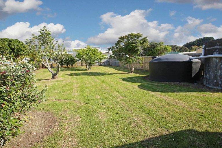 Photo of property in 1553 Clevedon Kawakawa Road, Kawakawa Bay, Papakura, 2585