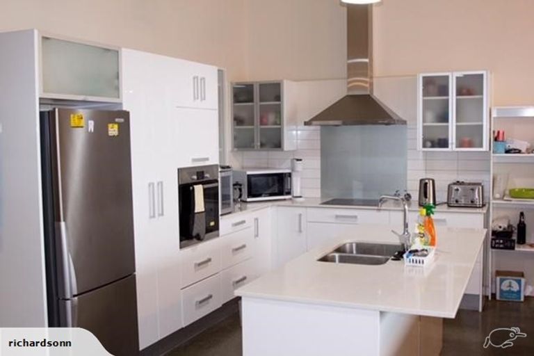 Photo of property in 4/25 Home Street, Mount Victoria, Wellington, 6011