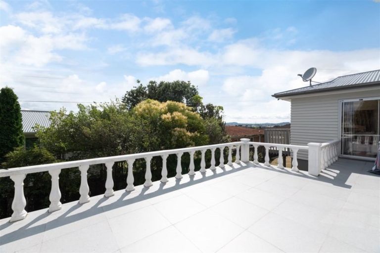 Photo of property in 6 Fairlea Road, Te Atatu South, Auckland, 0610