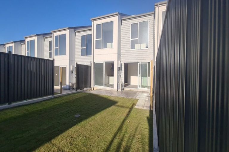 Photo of property in 75 Hokioi Drive, Kenepuru, Porirua, 5022