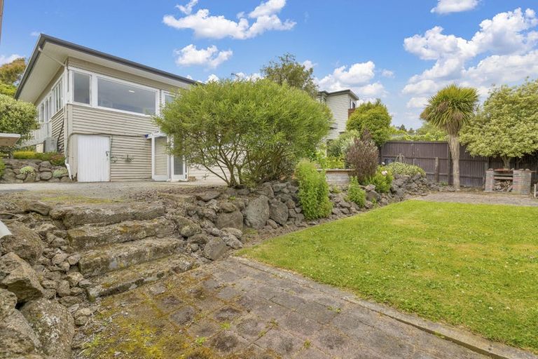 Photo of property in 92 Dyers Pass Road, Cashmere, Christchurch, 8022