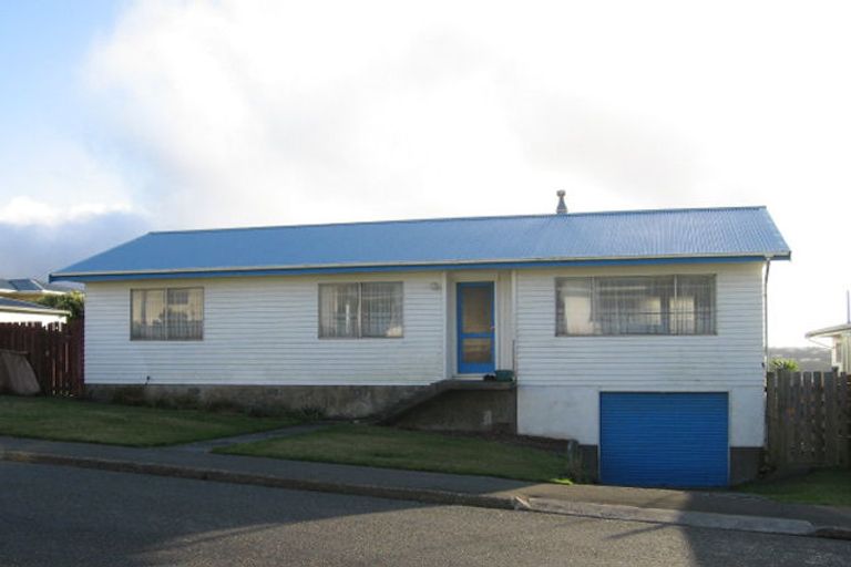 Photo of property in 5 Carluke Street, Paparangi, Wellington, 6037