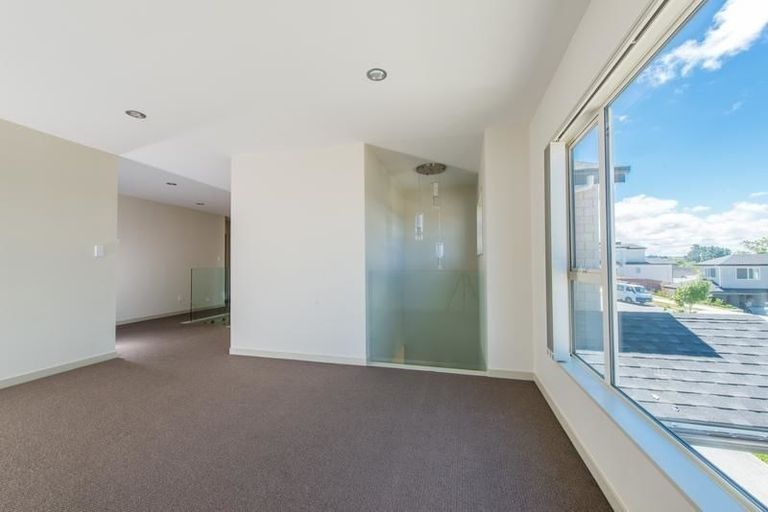 Photo of property in 102 Babich Road North, Ranui, Auckland, 0612