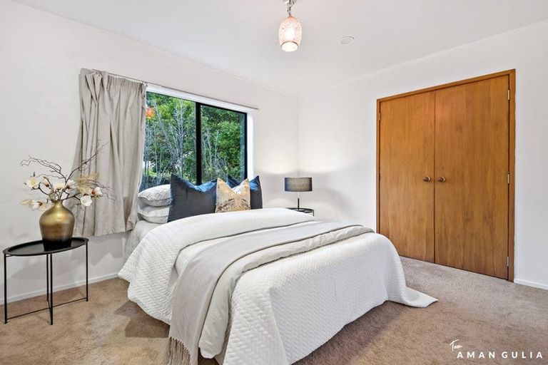 Photo of property in 40 Pigeon Mountain Road, Half Moon Bay, Auckland, 2012