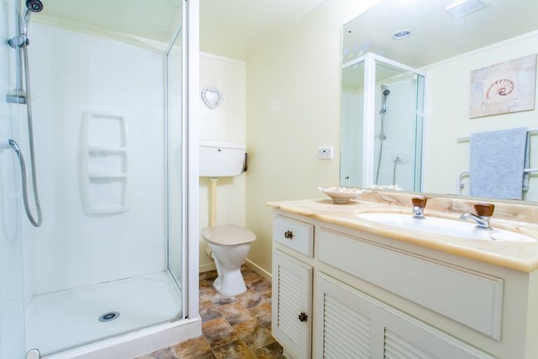 Photo of property in 18 Tristram Avenue, Forrest Hill, Auckland, 0620