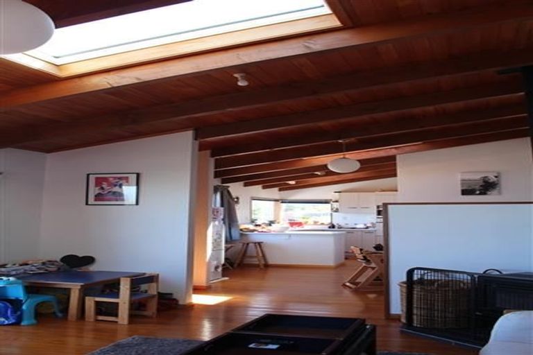 Photo of property in 5a Dennis Way, Island Bay, Wellington, 6023