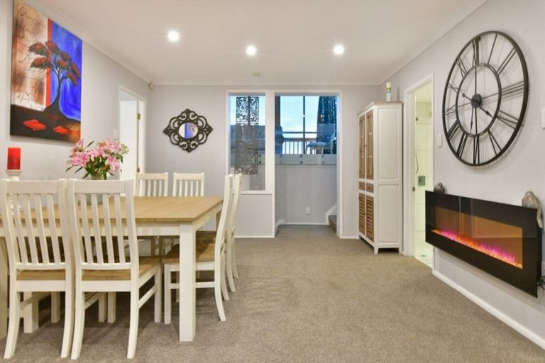 Photo of property in 504 Beach Road, Murrays Bay, Auckland, 0630