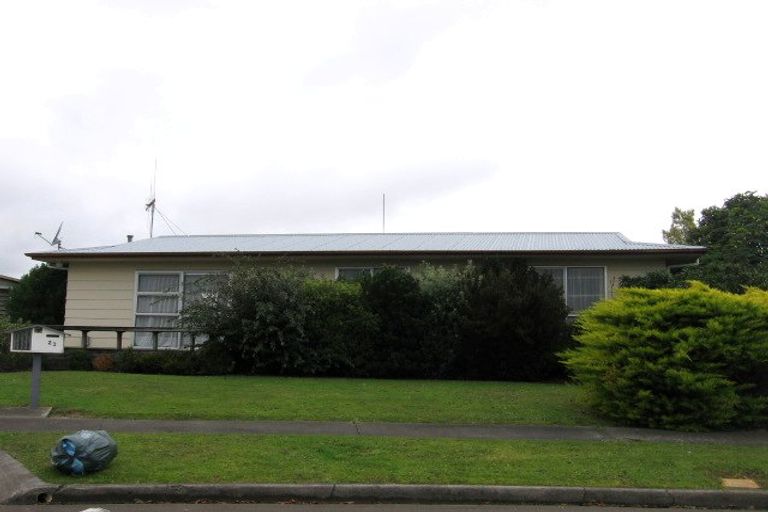 Photo of property in 23 Cumberland Place, Kelvin Grove, Palmerston North, 4414