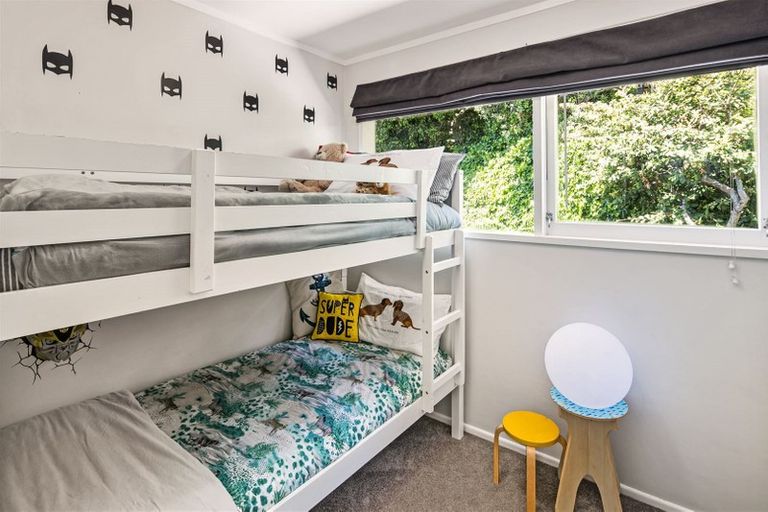 Photo of property in 1 Goddard Grove, Churton Park, Wellington, 6037