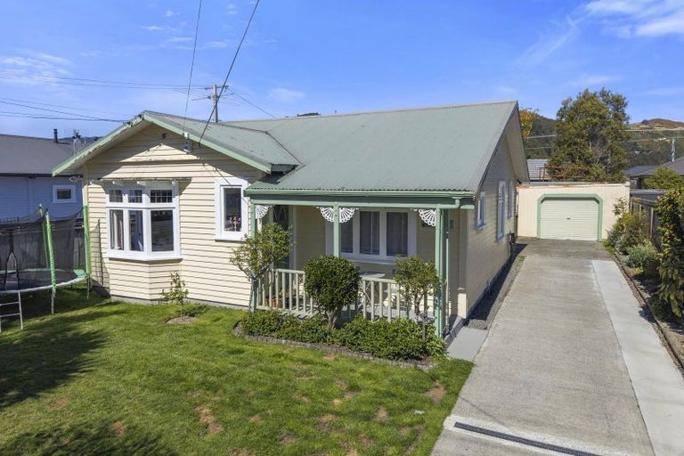 Photo of property in 53 Miro Street, Trentham, Upper Hutt, 5018