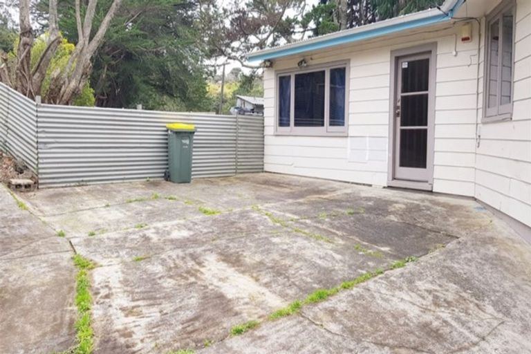 Photo of property in 44 Chamberlain Road, Massey, Auckland, 0614