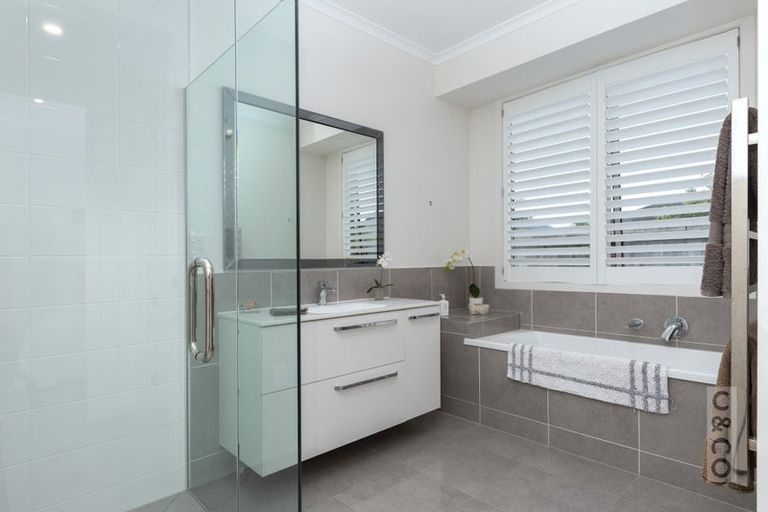 Photo of property in 3 Pohutukawa Parade, Riverhead, 0820