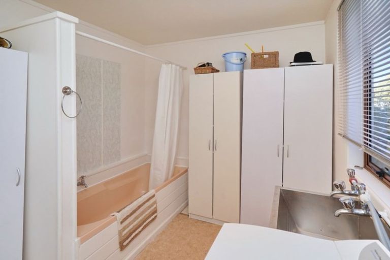 Photo of property in 120 Blackett Street, Rangiora, 7400