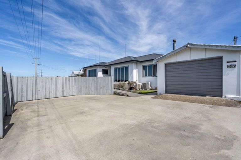 Photo of property in 246 Marine Parade, Bluff, 9814