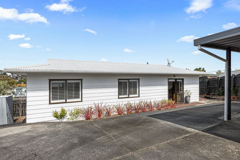 Photo of property in 1/13 Matipo Road, Te Atatu Peninsula, Auckland, 0610