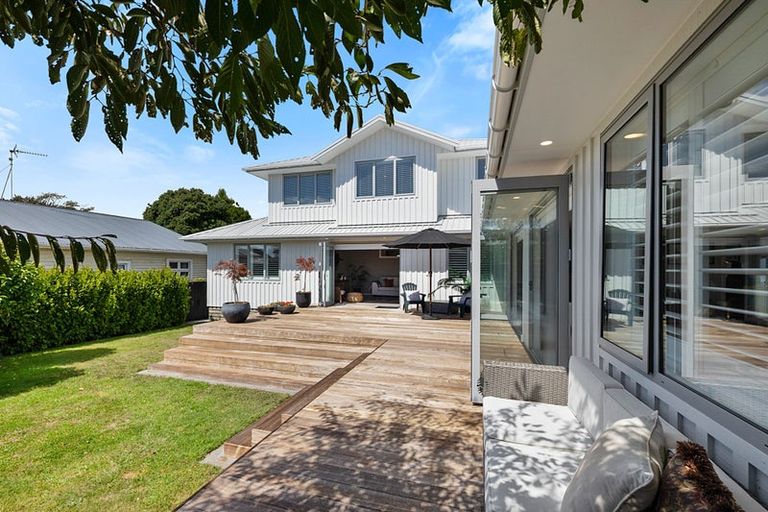 Photo of property in 62 Pendarves Street, New Plymouth, 4310