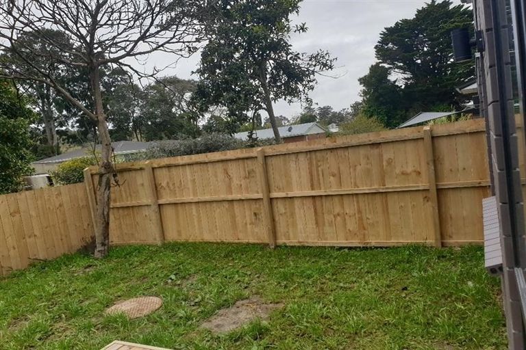 Photo of property in 18a Riverpark Crescent, Henderson, Auckland, 0610