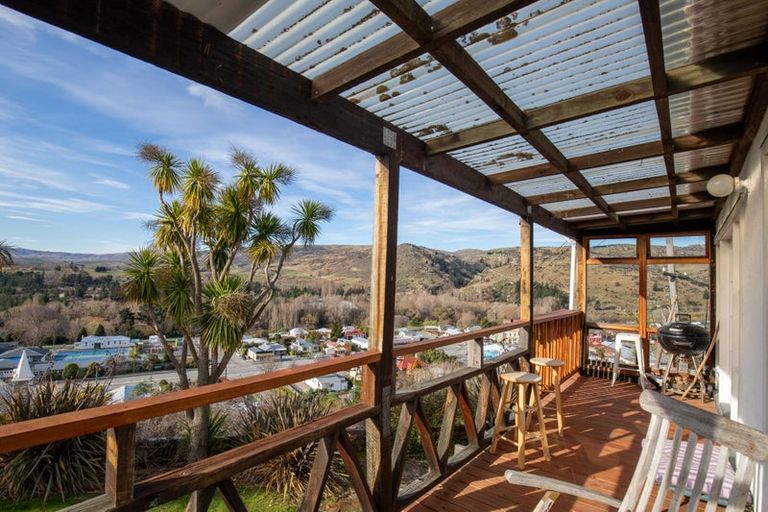 Photo of property in 89 Branxholm Street, Roxburgh, 9500