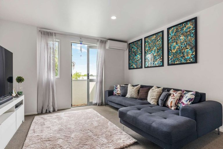 Photo of property in 48 Albionvale Road, Glen Eden, Auckland, 0602