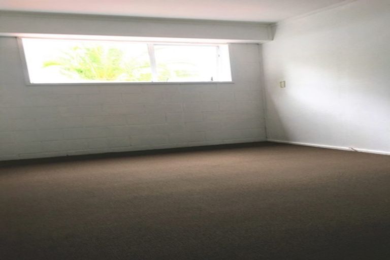 Photo of property in 1/18 Kitewao Street, Northcote, Auckland, 0627