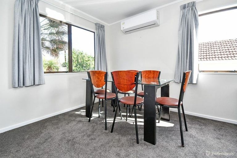 Photo of property in 2/9 Porchester Road, Papakura, 2110