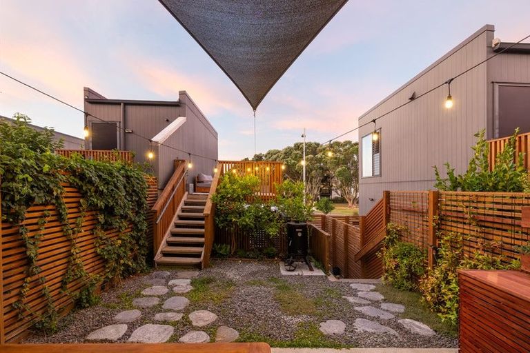 Photo of property in 15 Hudson Bay Road, Hobsonville, Auckland, 0616