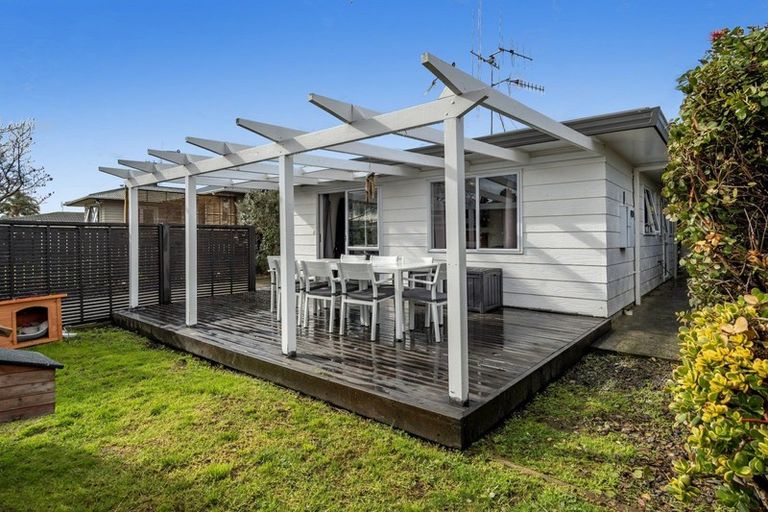 Photo of property in 15b Queen Road, Bellevue, Tauranga, 3110