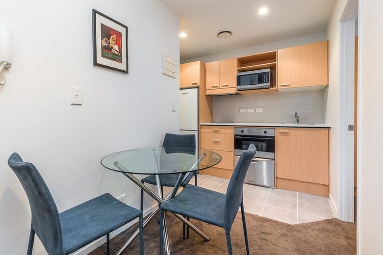Photo of property in Kiwi On Queen Apartments, 211/421 Queen Street, Auckland Central, Auckland, 1010
