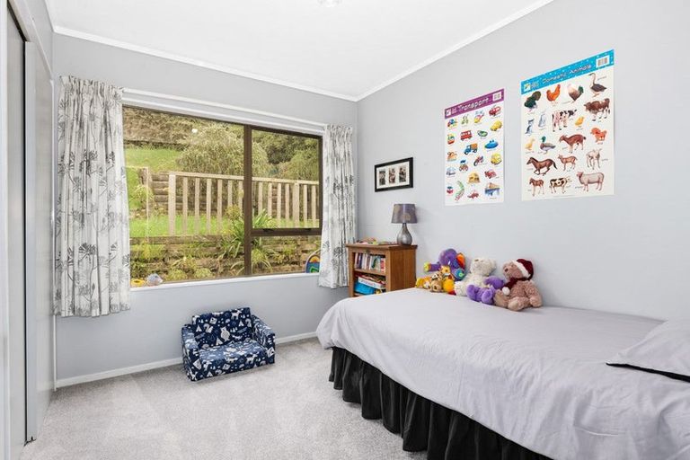 Photo of property in 4 Karoro Place, Paremata, Porirua, 5024