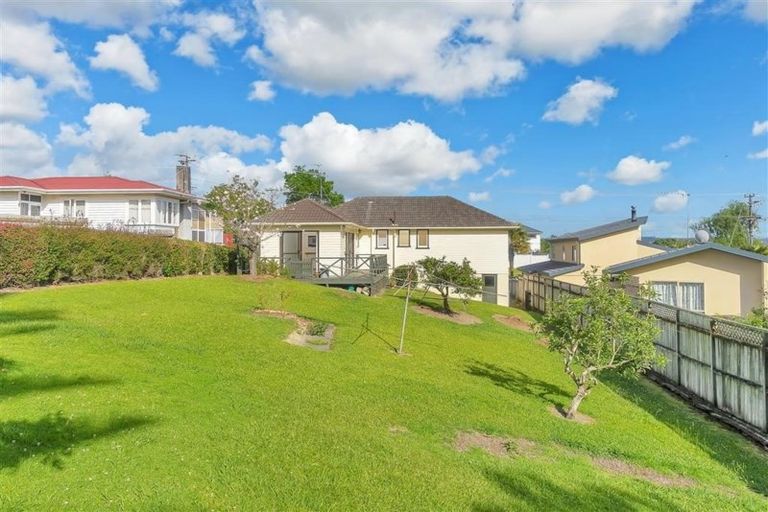 Photo of property in 67 Mcleod Road, Te Atatu South, Auckland, 0610