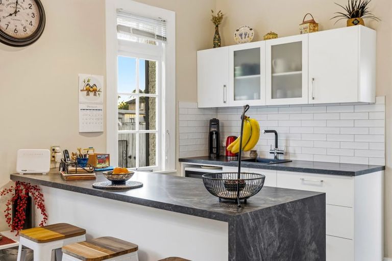 Photo of property in 46 Rewarewa Road, Te Atatu Peninsula, Auckland, 0610