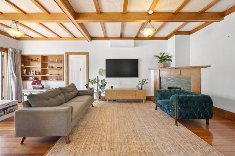 Photo of property in 27 Stanley Avenue, Palmerston North, 4414