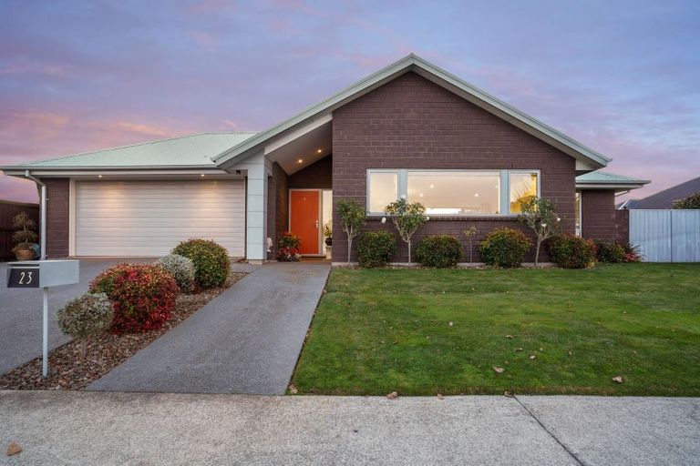 Photo of property in 23 Huntingdon Drive, Rangiora, 7400