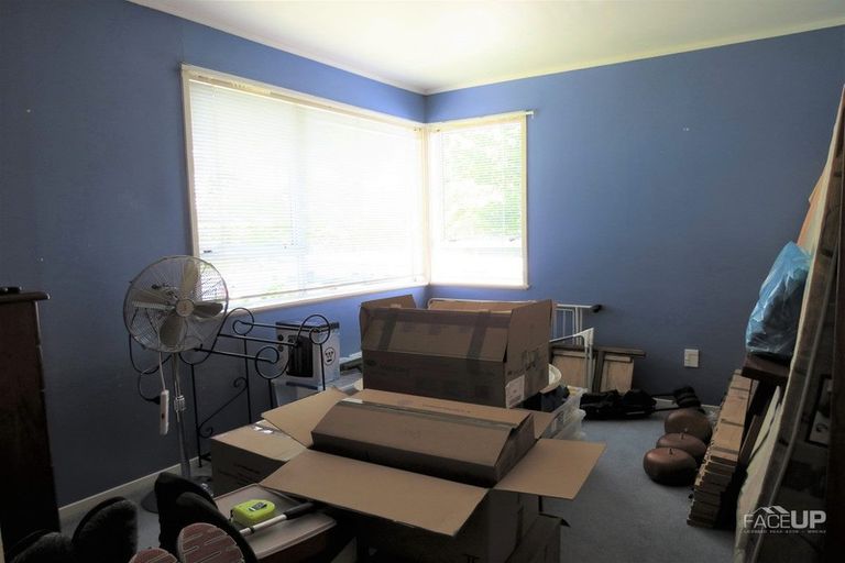 Photo of property in 8 Miltonia Avenue, Te Atatu South, Auckland, 0610