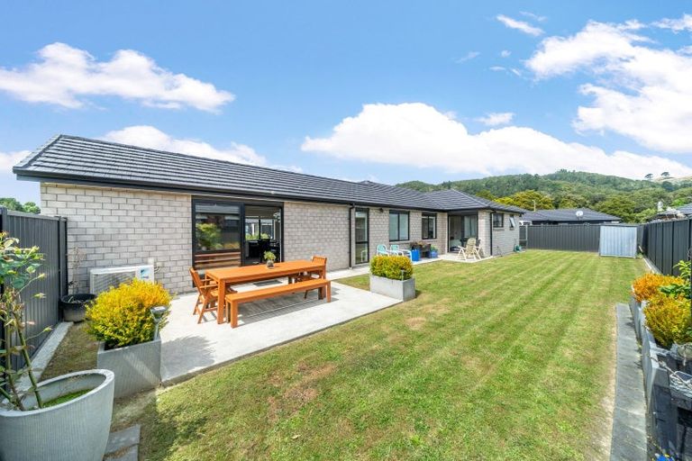 Photo of property in 3 Te Kaeaea Crescent, Wallaceville, Upper Hutt, 5018