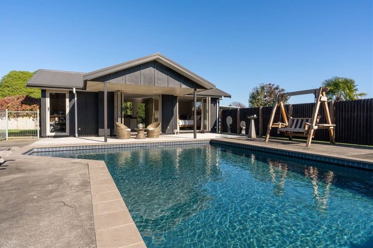 Photo of property in 61a Saint Kilda Road, Cambridge, 3434