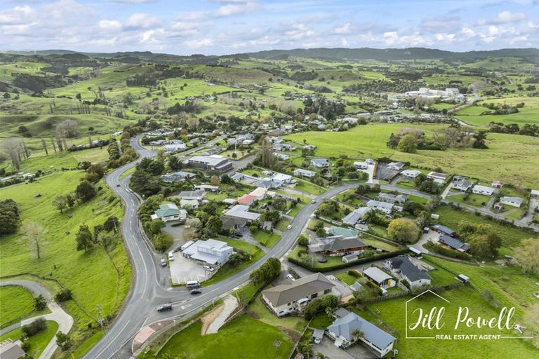 Photo of property in 2 Bickerstaffe Road, Maungaturoto, 0520